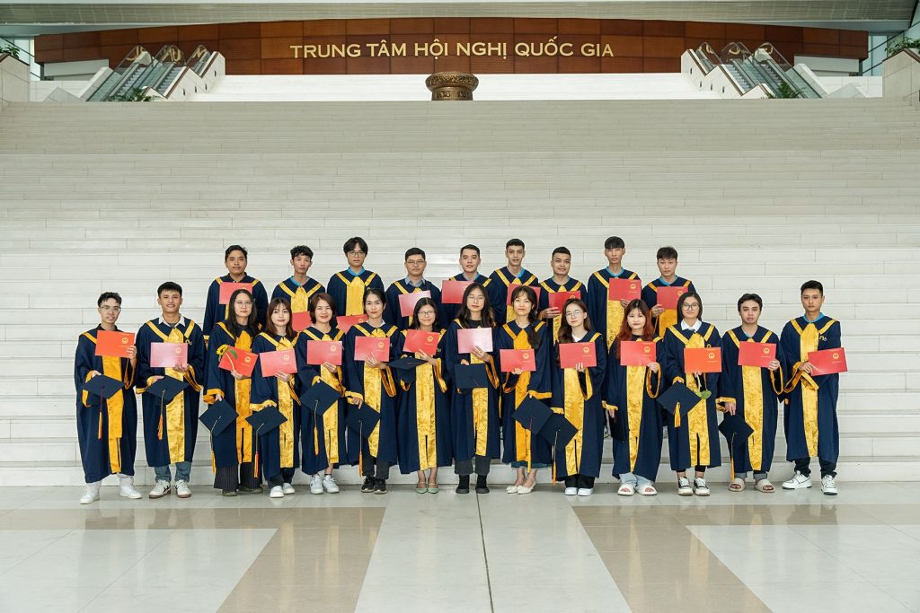 Học viên AWE trong lễ tốt nghiệp tại Trung tâm Hội nghị Quốc gia